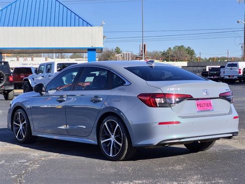 Used 2024 Honda Civic Touring image 4