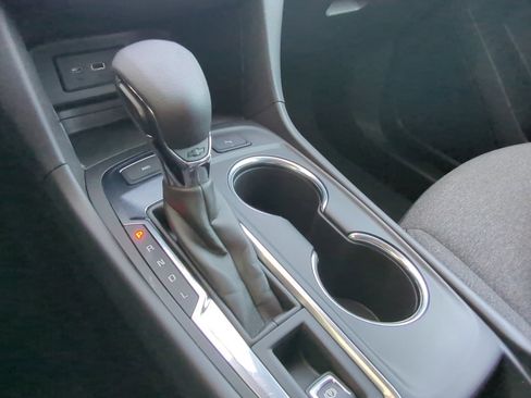 Used 2024 Chevrolet Equinox LT image 30