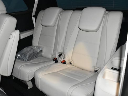 New 2026 Mercedes-Benz GLS 450 4MATIC image 19