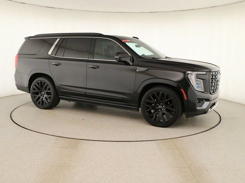 Used 2025 GMC Yukon Denali Ultimate AWD/4WD image 9