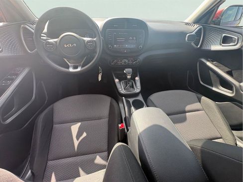 Used 2024 Kia Soul LX w/ Option Group 015 FWD image 11