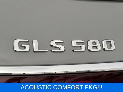 Used 2025 Mercedes-Benz GLS 580 4MATIC image 5