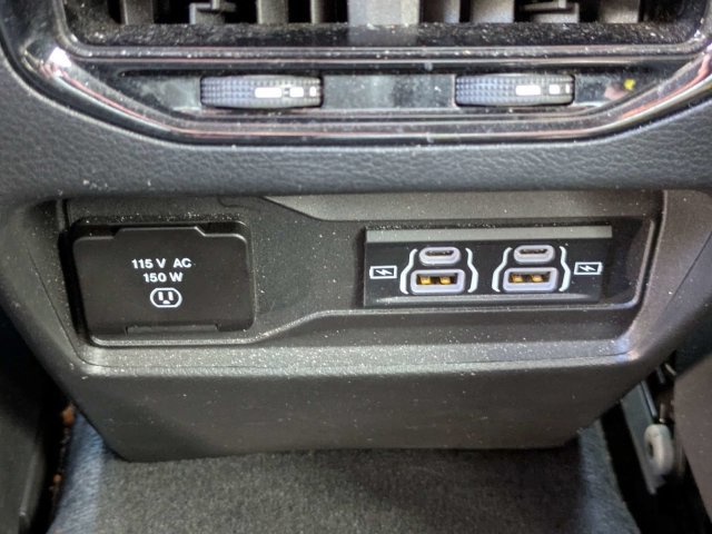 Used 2023 Jeep Grand Cherokee Altitude RWD image 16
