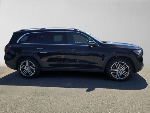 Used 2026 Mercedes-Benz GLS 450 4MATIC image 4