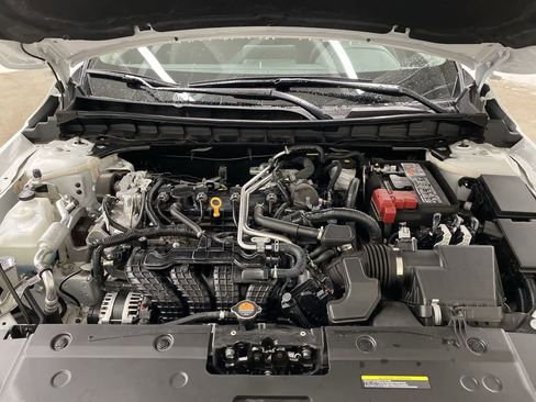 Used 2025 Nissan Altima 2.5 SV image 12