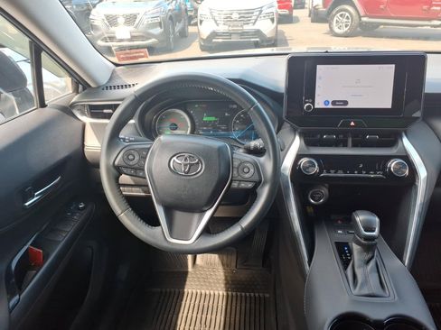 Used 2023 Toyota Venza LE AWD/4WD image 9
