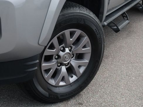 Used 2019 Toyota Tacoma SR5 image 12