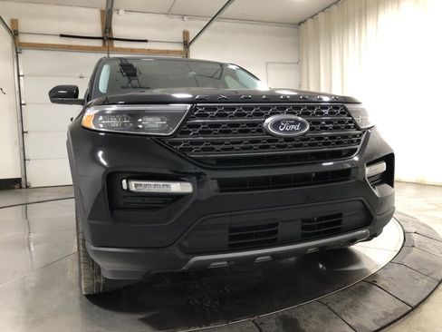Used 2023 Ford Explorer XLT w/ Equipment Group 202A image 2