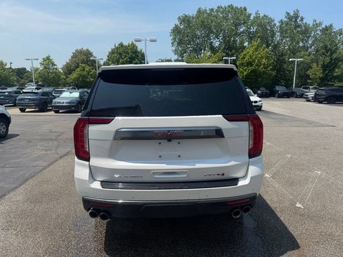 Used 2023 GMC Yukon AT4 w/ AT4 Premium Package AWD/4WD image 4