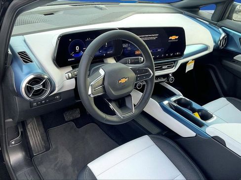 New 2026 Chevrolet Equinox EV LT FWD image 7