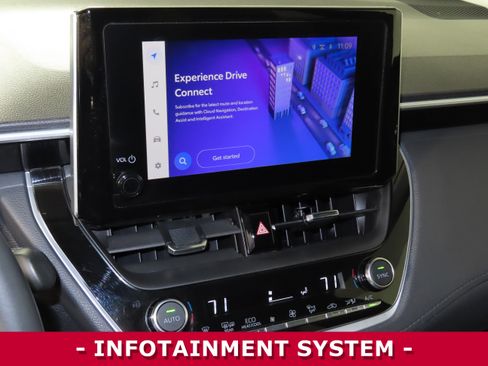 Used 2024 Toyota Corolla Cross XLE image 16