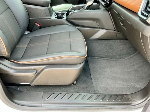 Used 2024 GMC Canyon AT4 w/ Technology Package AWD/4WD image 22