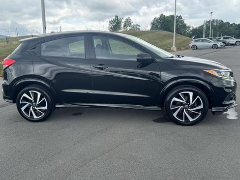 Used 2019 Honda HR-V Sport image 2