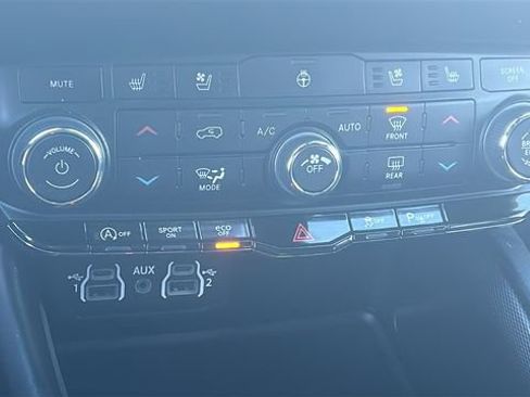 Used 2024 Dodge Durango GT image 33