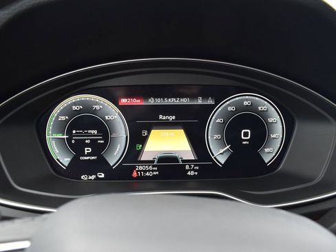 Used 2022 Audi Q5 e Prestige w/ Prestige Package image 11