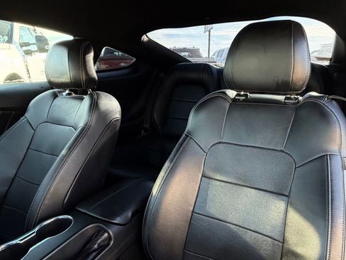 Used 2016 Ford Mustang Premium image 17