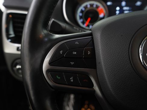 Used 2020 Jeep Cherokee Limited image 17