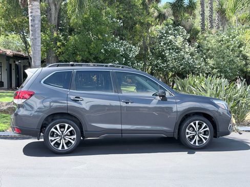 Used 2019 Subaru Forester Limited AWD/4WD image 6