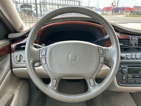 Used 2000 Cadillac De Ville Sedan w/ Comfort/Convenience Pkg image 19