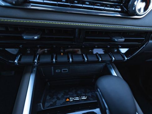 New 2026 Chevrolet Colorado ZR2 w/ Off-Road Front Bumper Package image 19