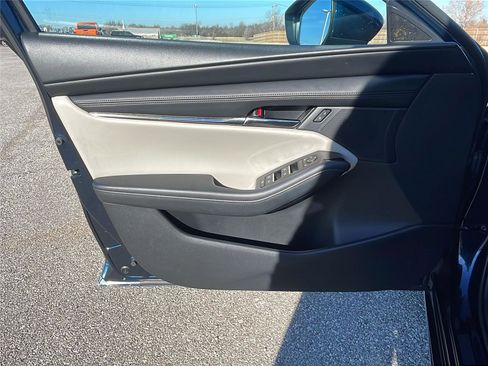 Used 2025 MAZDA MAZDA3 s image 20