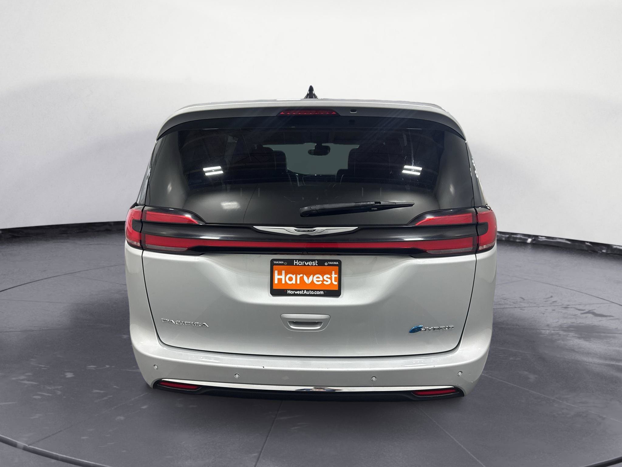 Used 2024 Chrysler Pacifica Limited FWD image 7