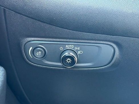 Used 2023 Chevrolet Equinox LS w/ LS Convenience Package image 20