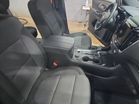Used 2023 Chevrolet Traverse LT image 10