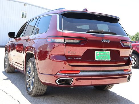 Used 2022 Jeep Grand Cherokee L Overland w/ Luxury Tech Group IV AWD/4WD image 3