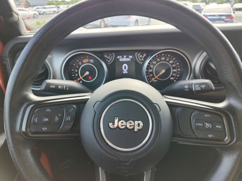 Used 2018 Jeep Wrangler Unlimited Sport AWD/4WD image 25