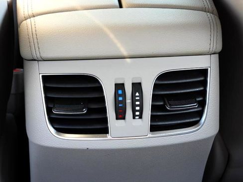 Used 2015 Hyundai Genesis 3.8 image 33