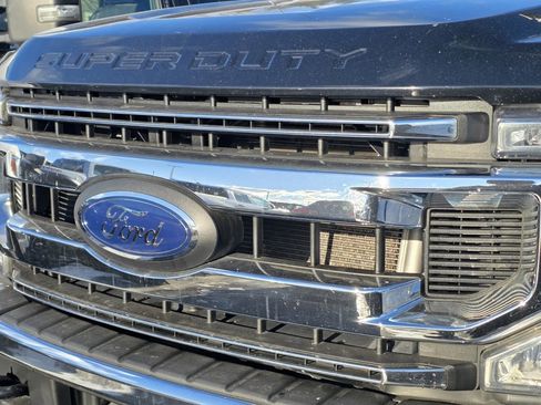 Used 2021 Ford F250 XLT image 4