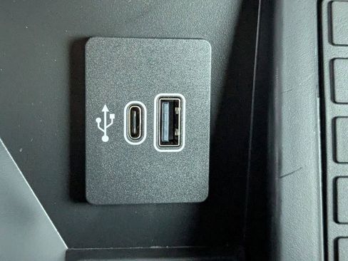 New 2025 Ford F150 Lariat w/ Equipment Group 502A High image 34