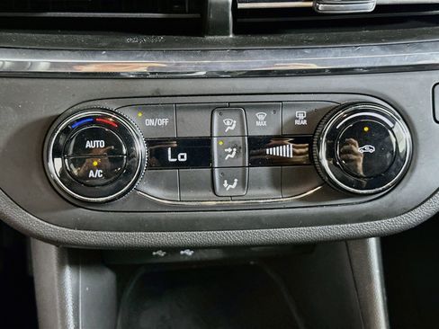 Used 2026 Buick Envista Preferred FWD image 23