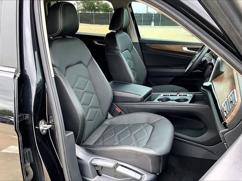 Used 2024 Volkswagen Atlas SE image 9