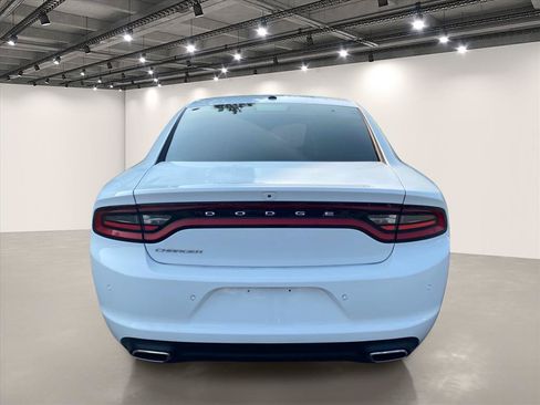 Used 2020 Dodge Charger SXT w/ Leather Interior Group RWD image 6