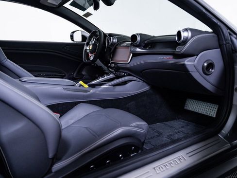 Certified 2018 Ferrari GTC4Lusso image 20