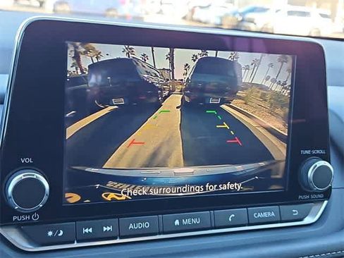 Used 2022 Nissan Rogue SV w/ SV Premium Package image 29