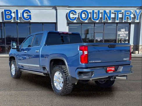 Used 2024 Chevrolet Silverado 2500 High Country w/ High Country Premium Package image 3