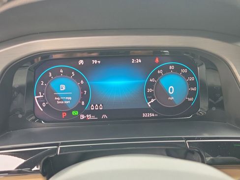 Used 2024 Volkswagen Atlas Cross Sport SE w/ Panoramic Sunroof Package image 27