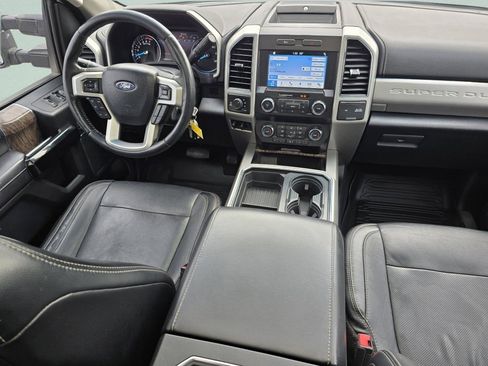 Used 2019 Ford F250 Lariat image 31