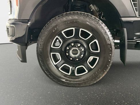 Used 2025 Ford F250 Platinum AWD/4WD image 17