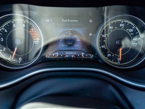 Used 2022 Jeep Cherokee Trailhawk w/ Technology Group B AWD/4WD image 16