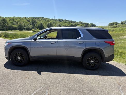Used 2018 Chevrolet Traverse LT AWD/4WD image 2