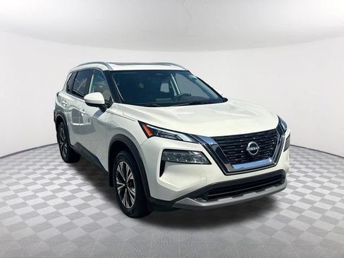 Used 2023 Nissan Rogue SV w/ SV Premium B Package FWD image 3