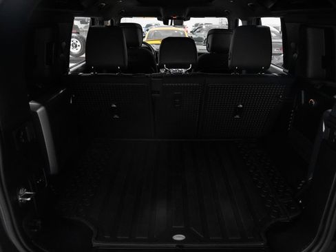 Used 2020 Land Rover Defender 110 X AWD/4WD image 42
