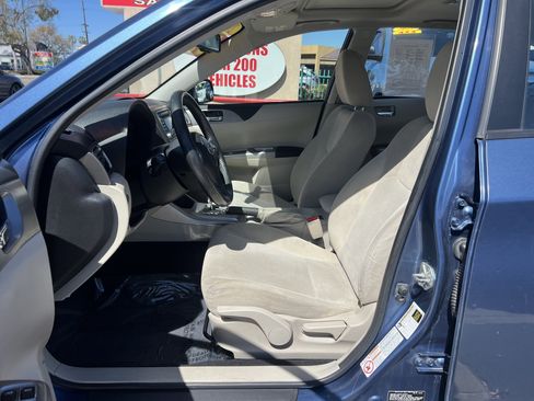Used 2010 Subaru Impreza 2.5i Premium image 12