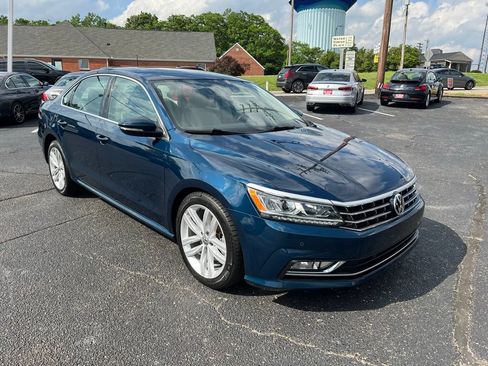 Used 2018 Volkswagen Passat 2.0T SE FWD image 4