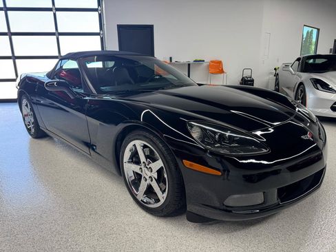 Used 2007 Chevrolet Corvette Convertible w/ Preferred Equipment Group RWD image 27