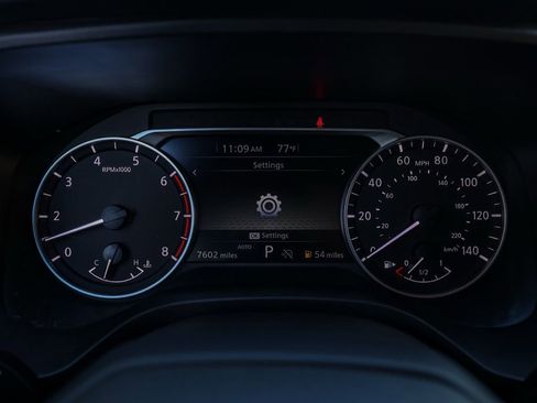 Used 2025 Nissan Rogue SV image 28